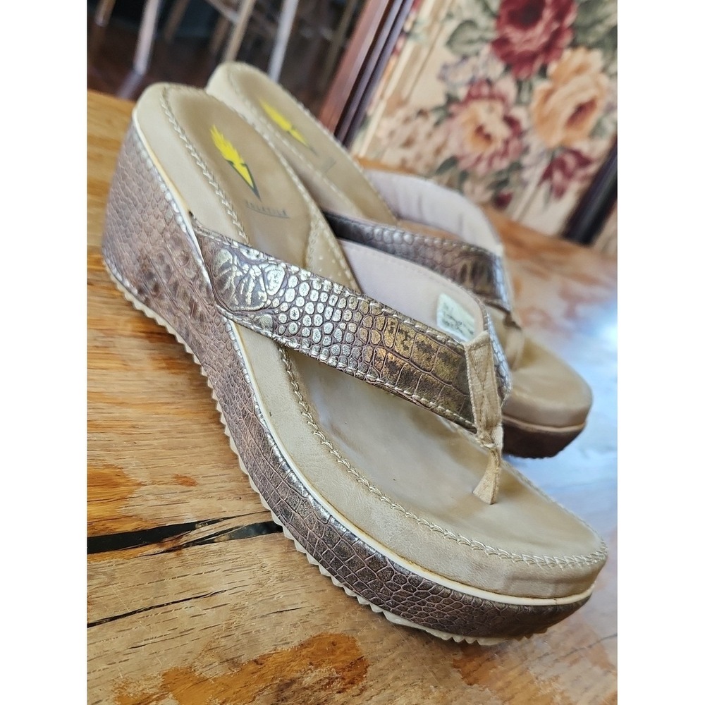 Volatile Croc Embossed Metallic Wedge Thong Flip Flop Platform Sandals Size 7